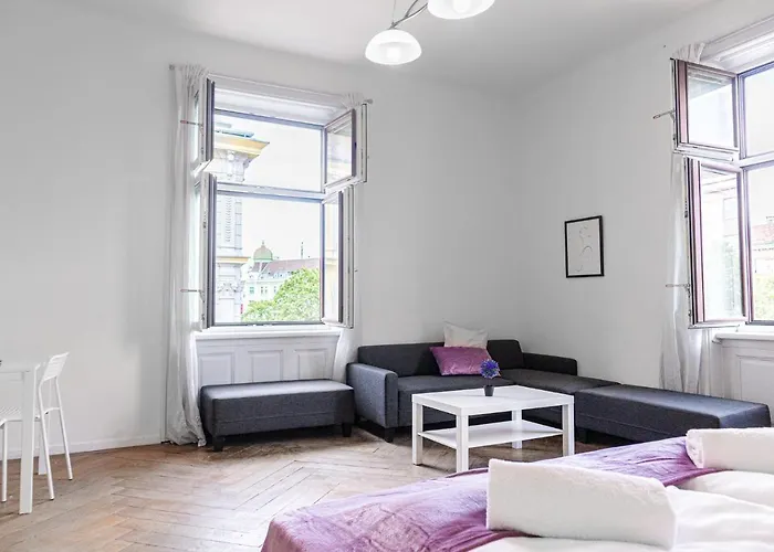 Apartment Cozy 2br Apt, Near Akh Hospital-ideal For Short & Longstay