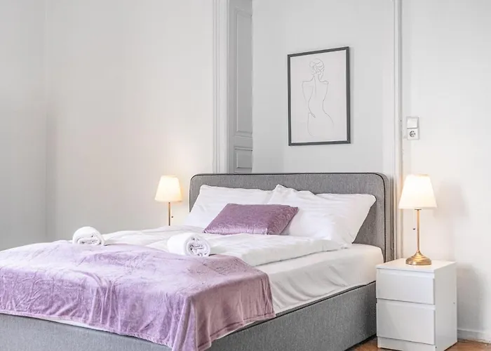 Cozy 2br Apt, Near Akh Hospital-ideal For Short & Longstay Vienna