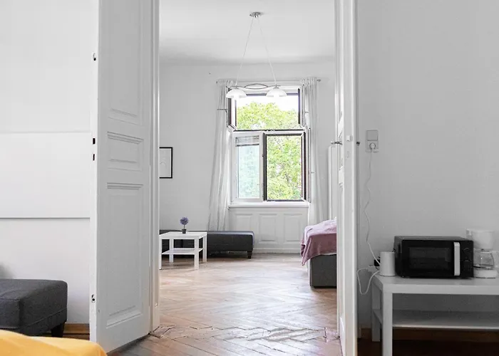 Cozy 2br Apt, Near Akh Hospital-ideal For Short & Longstay Apartment