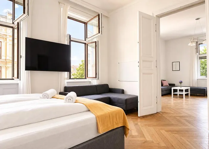 Apartment Cozy 2br Apt, Near Akh Hospital-ideal For Short & Longstay